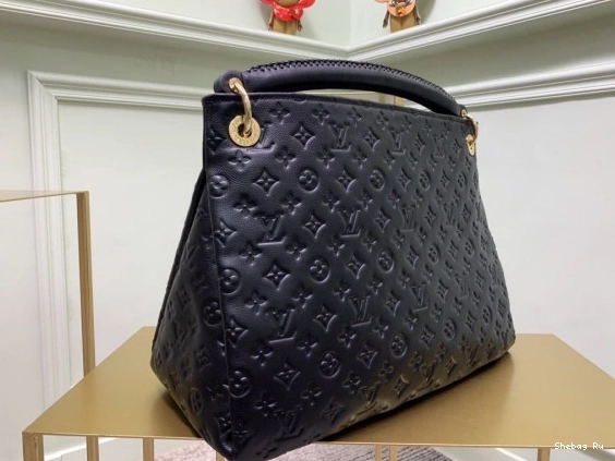LOUIS VUITTON ARTSY 0809